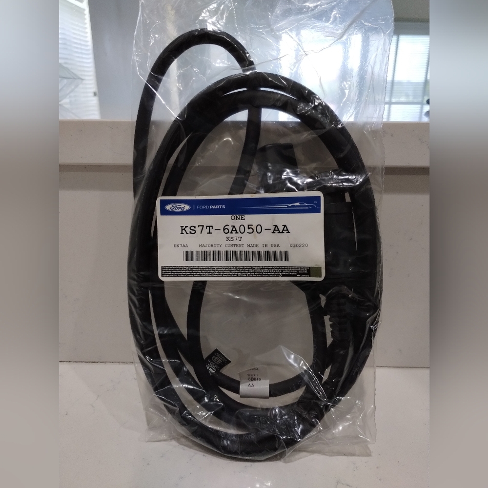 Ford Fusion engine block heater cable OEM part number: KS7T-6A050-AA New In Pack